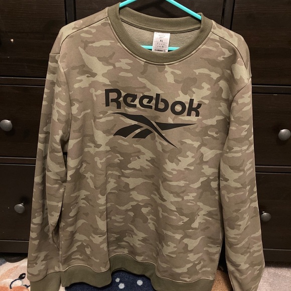 Reebok Mens XL Olive Green Camo Long Sleeve Pullover Crew Neck Sweatshirt NWOT - Picture 1 of 12